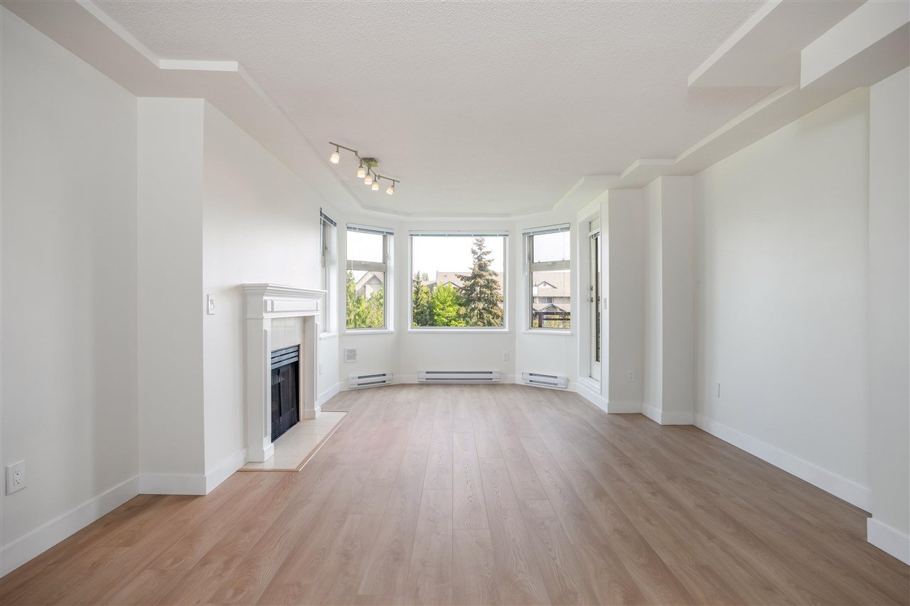 B401-4821 53 St