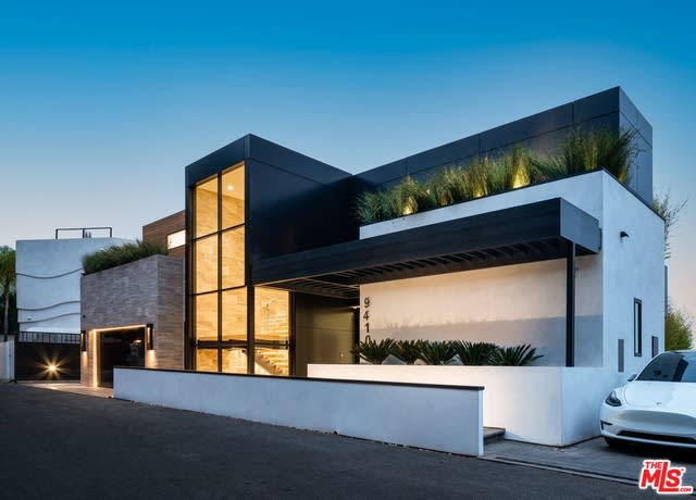 Manor Radiant
