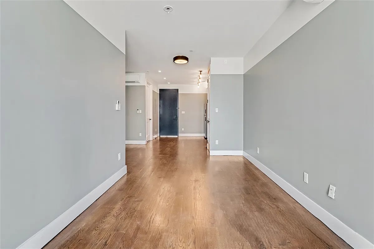 187 Kent Ave 609