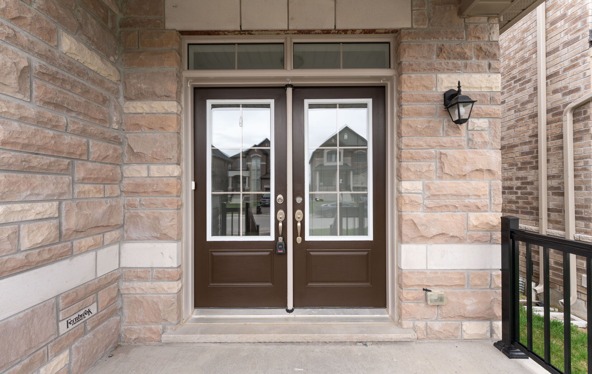 1206 Corby Way