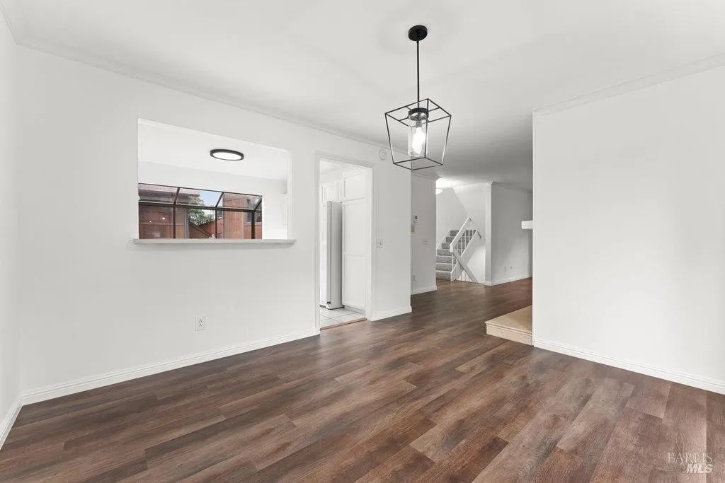 891 Magnolia Ave