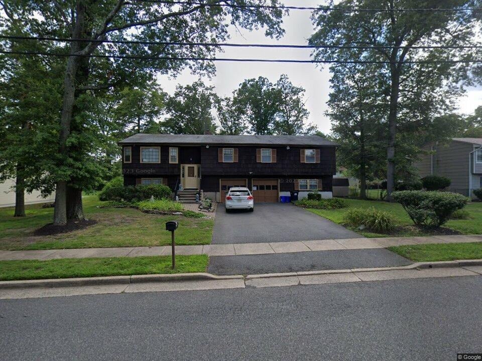 2350 Plainfield Ave N