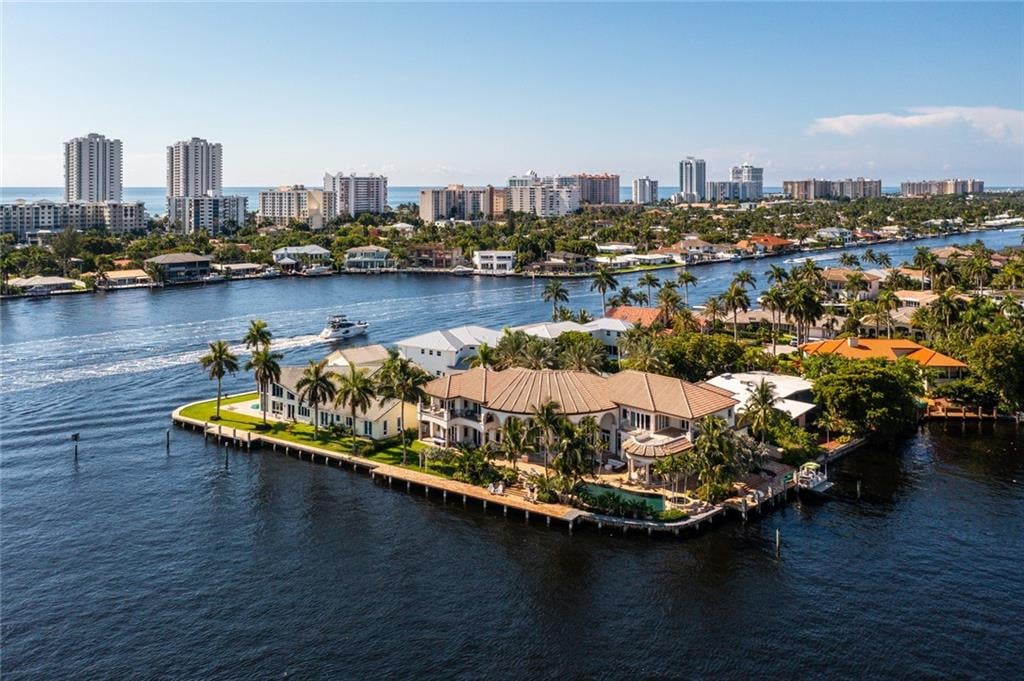 2593 SE 8th St, Pompano Beach, FL 33062