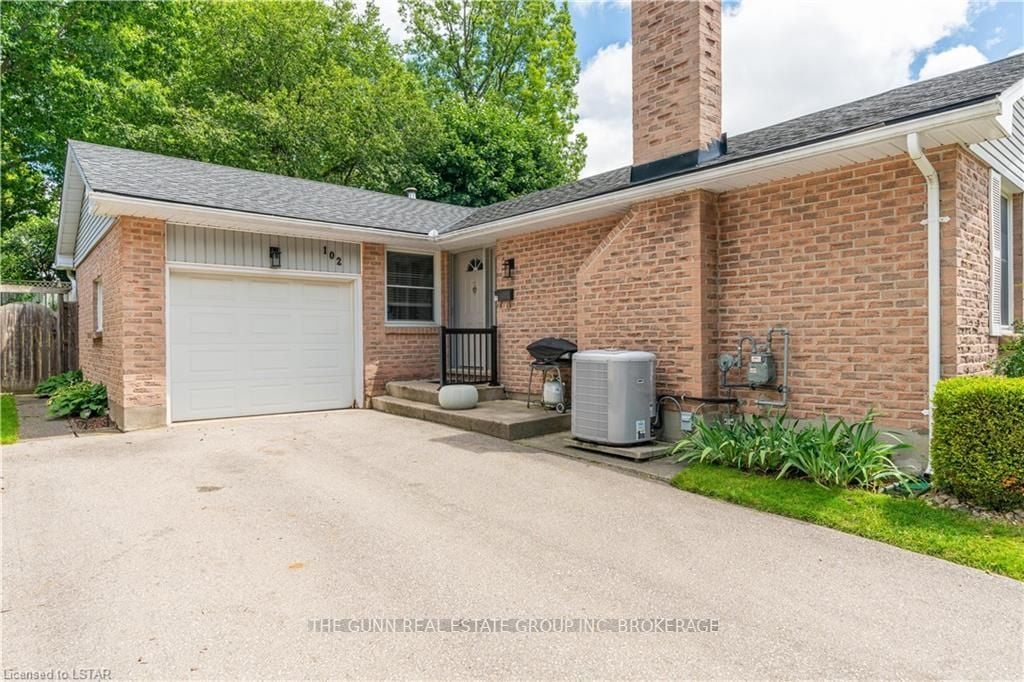 102 Fairlane Rd