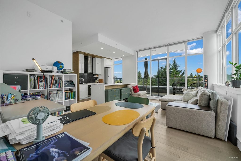 6733 Cambie St, #501