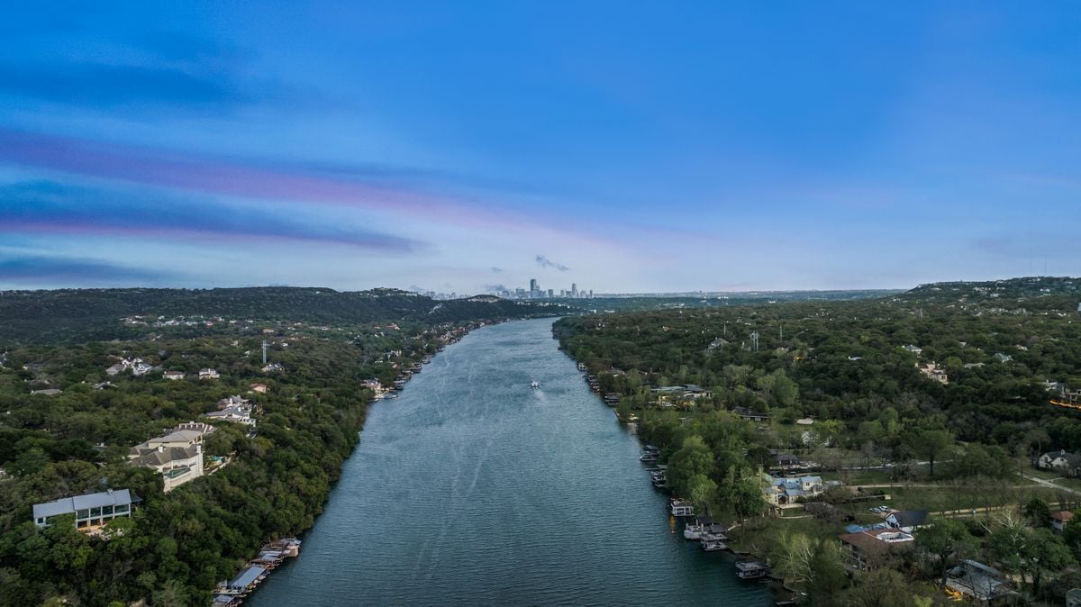 LAKE AUSTIN | 5 BOAT SLIP MUTLI FAMILY PROPERTY 