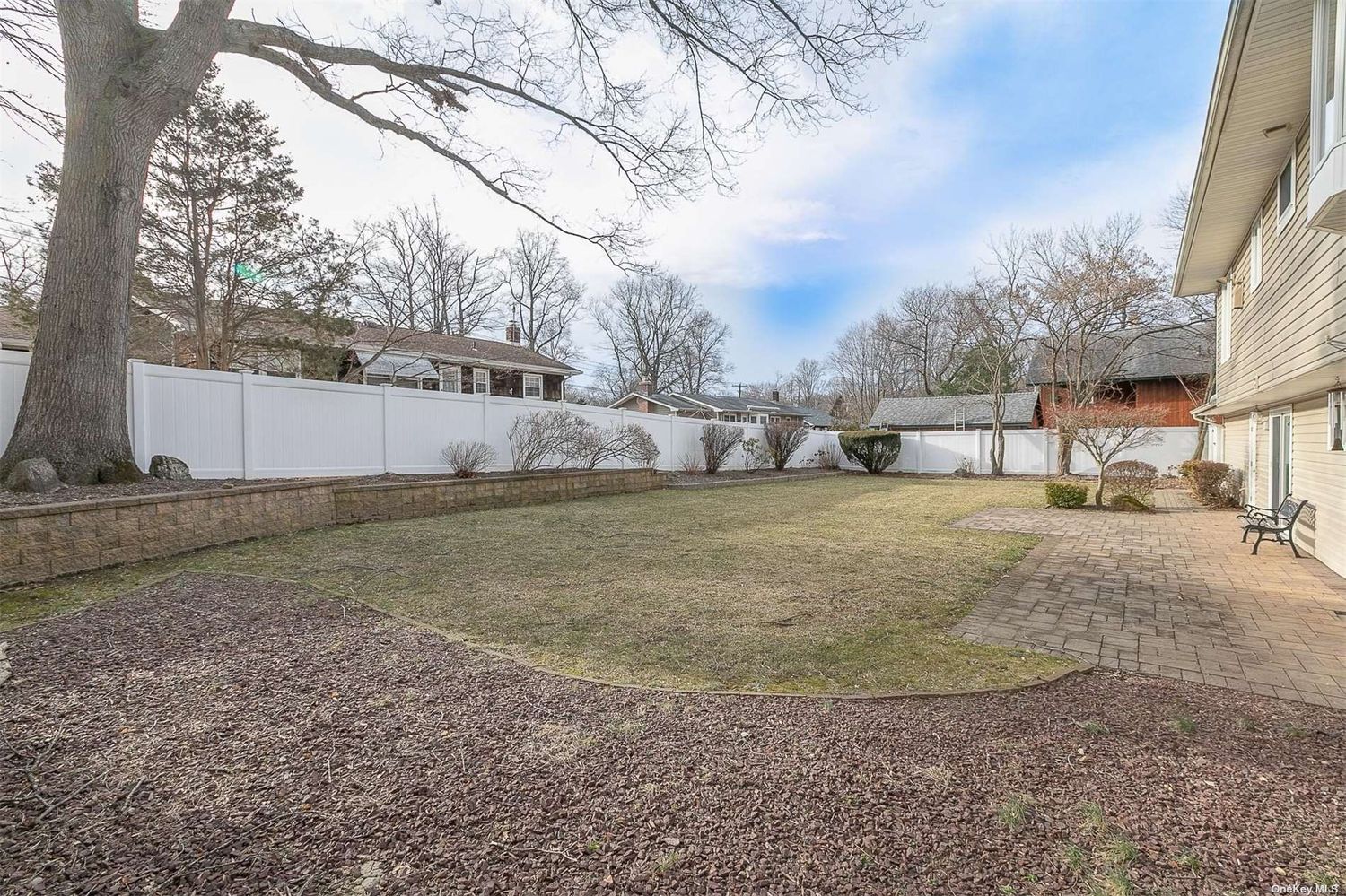 37 Laurel Rd