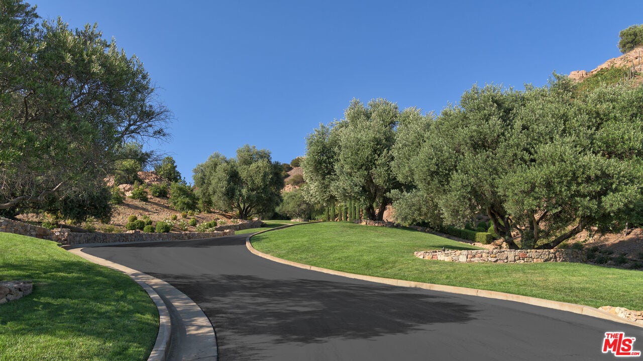 340 Kanan Dume Rd