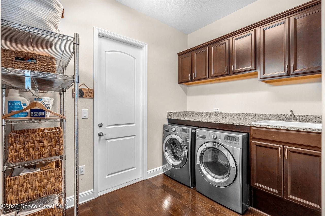 3077 Cortona Dr