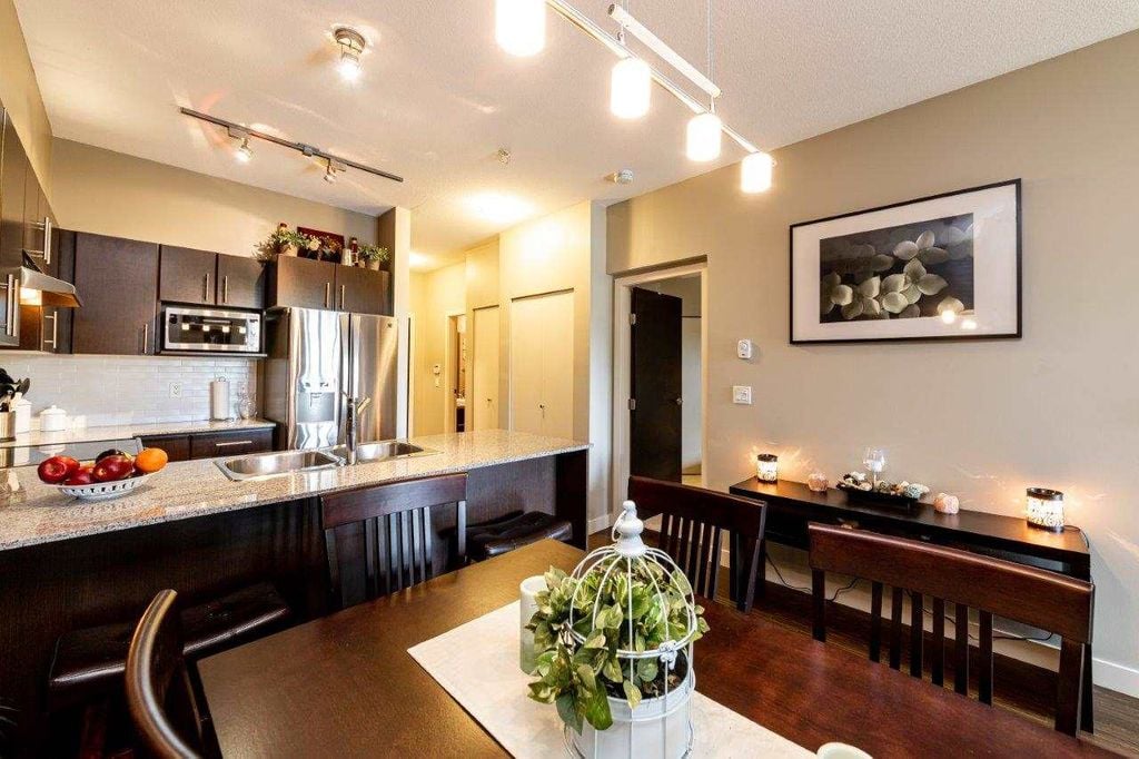 1633 Mackay Ave, #109