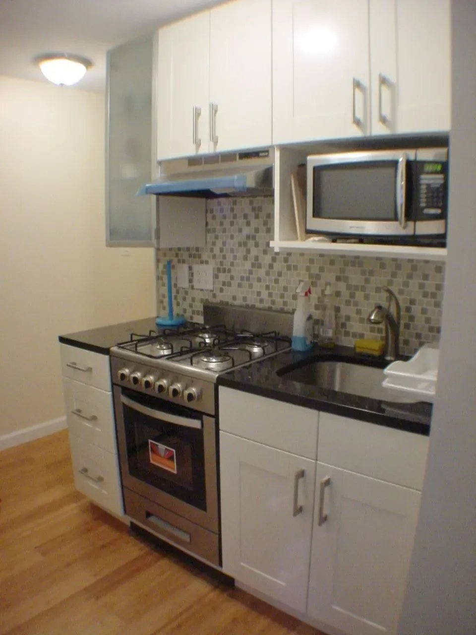 337 W 48th St #4B