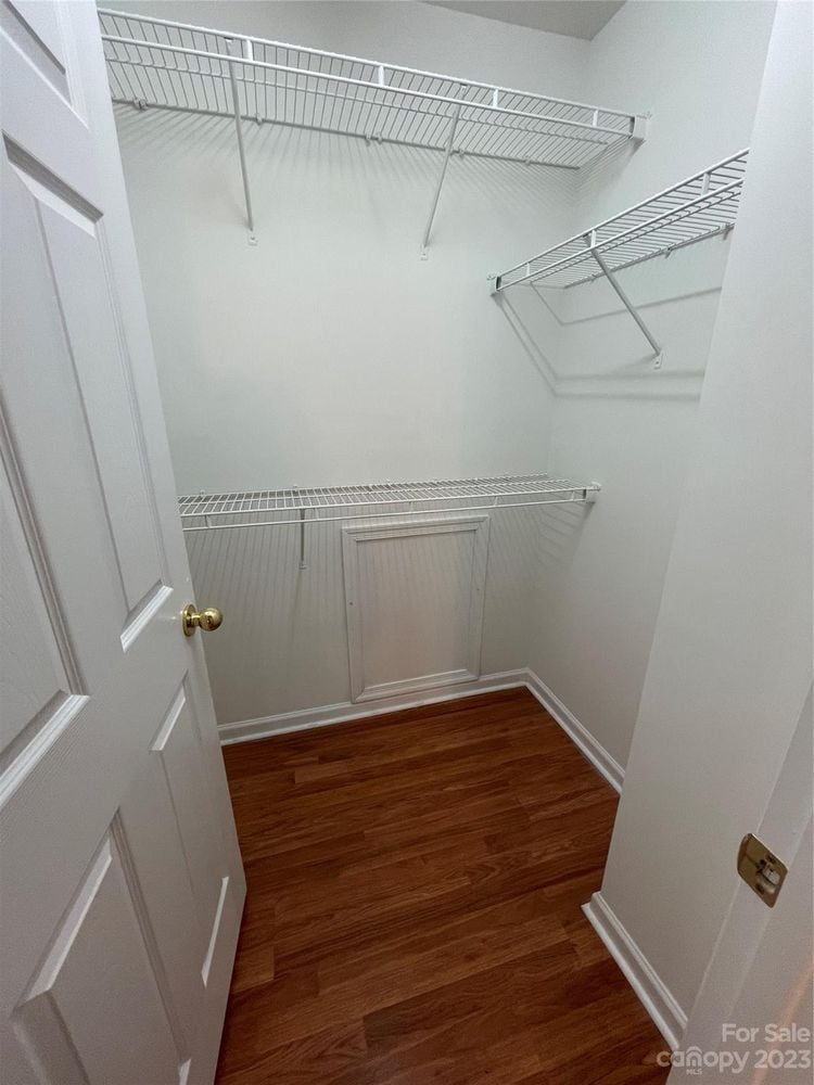 1208 Rockwell View Rd