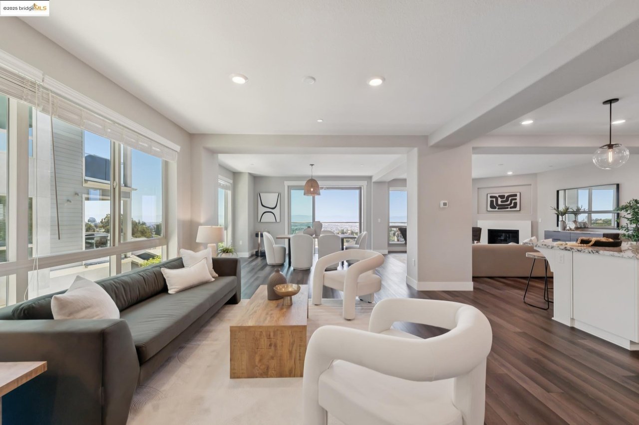 6757 Skyview Dr