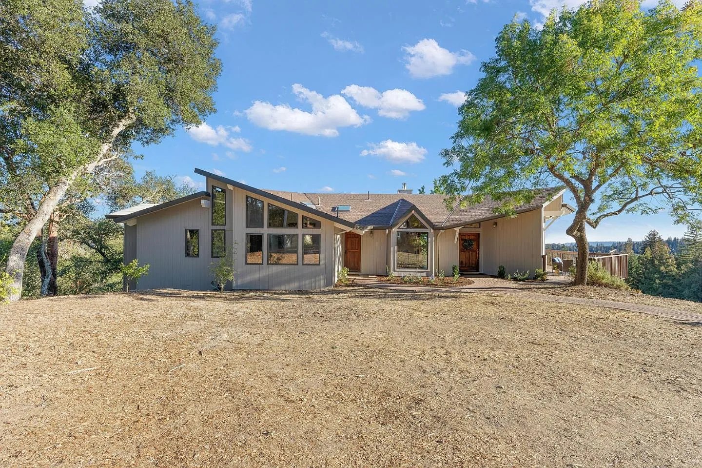 1065 Eagle Tree Ln