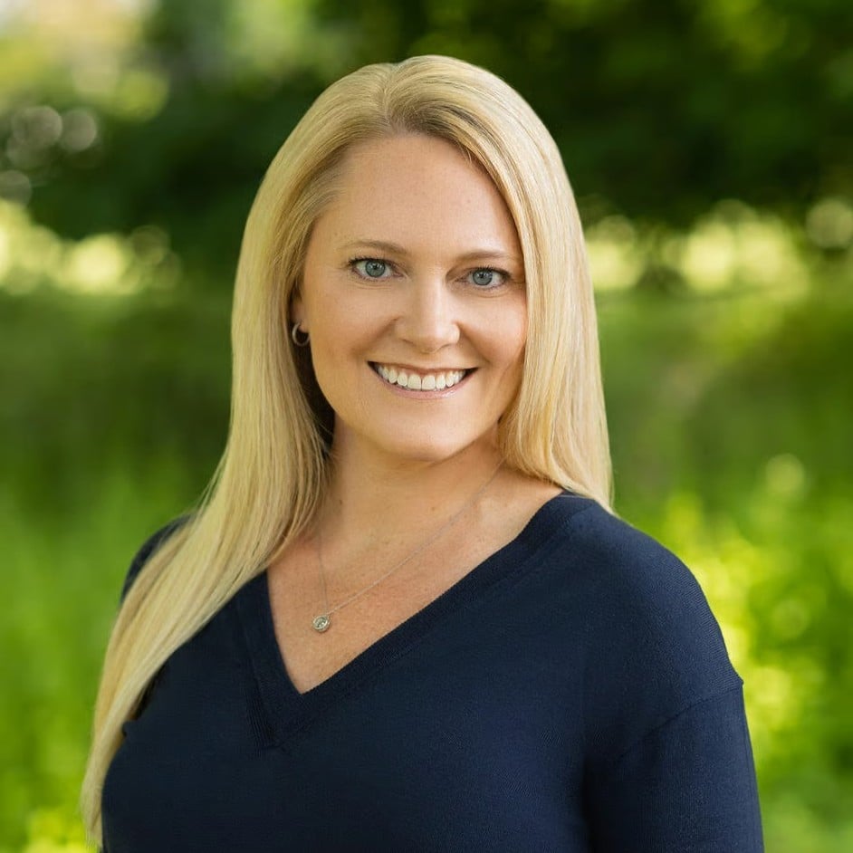 Diane Fallon Holmdel, NJ Real Estate Agent Headshot