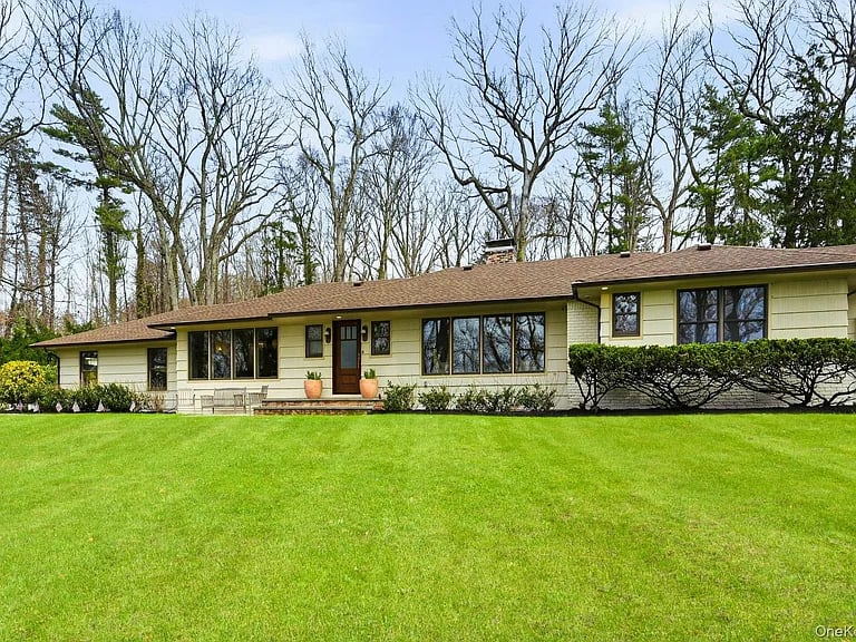 6 Greatmeadow Rd