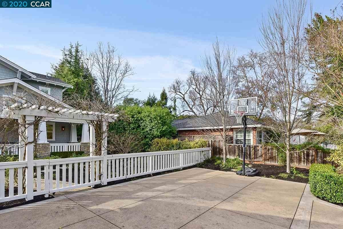 2880 Kinney Dr