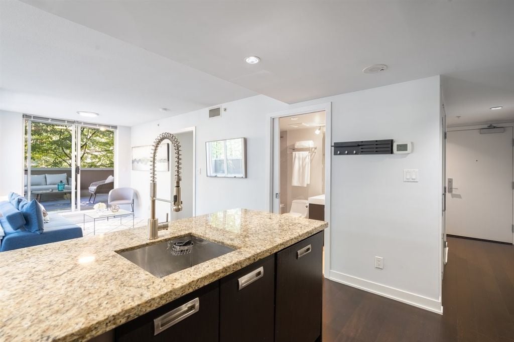 1055 Richards St, #509