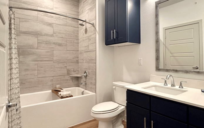 3 Months Free & $1,000 Look & Lease Gift Card!