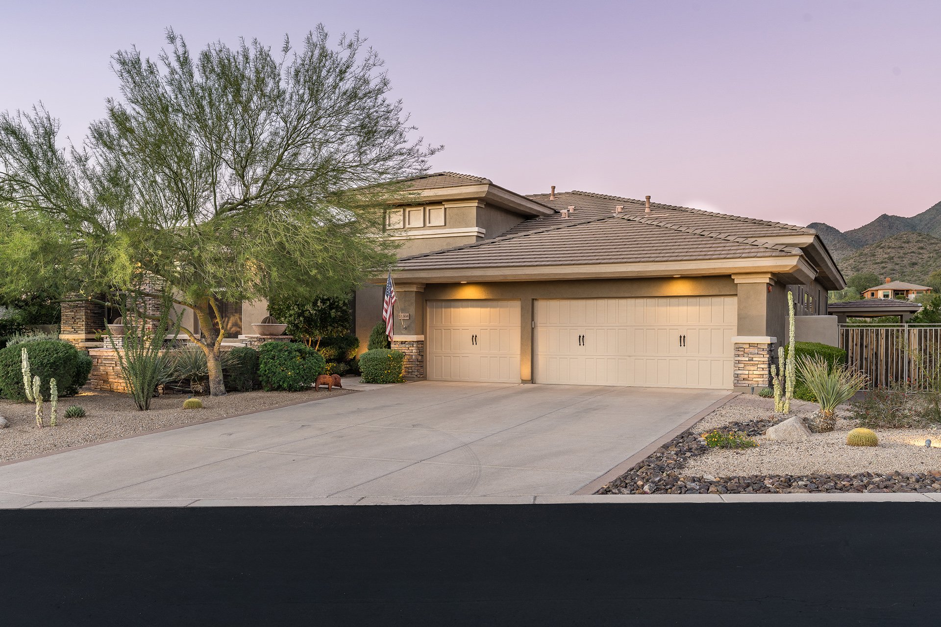 11368 E WINCHCOMB Drive