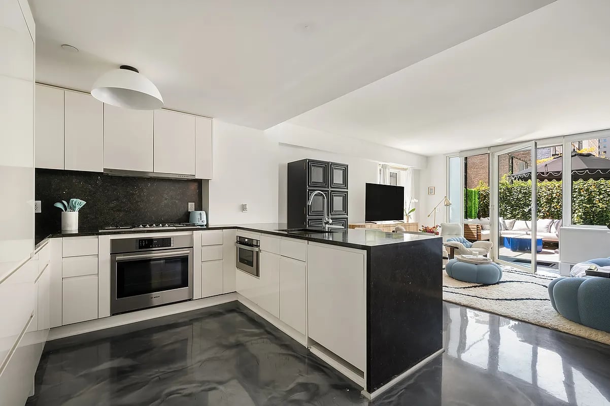 385 1st Ave #2H