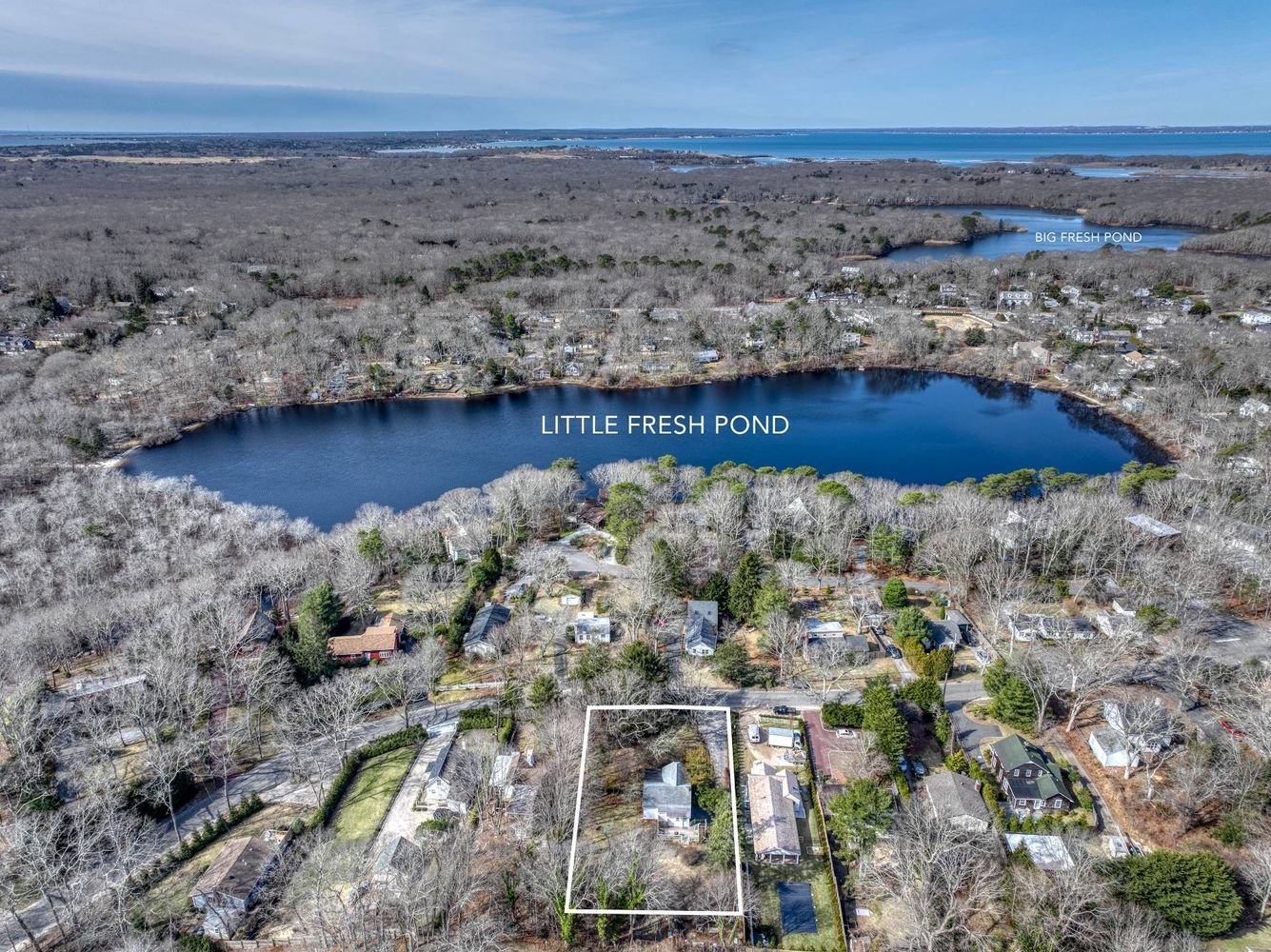 Charming Southampton Cottage Near Little Fresh Pond