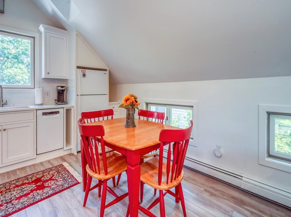 62 Schoolhouse Rd