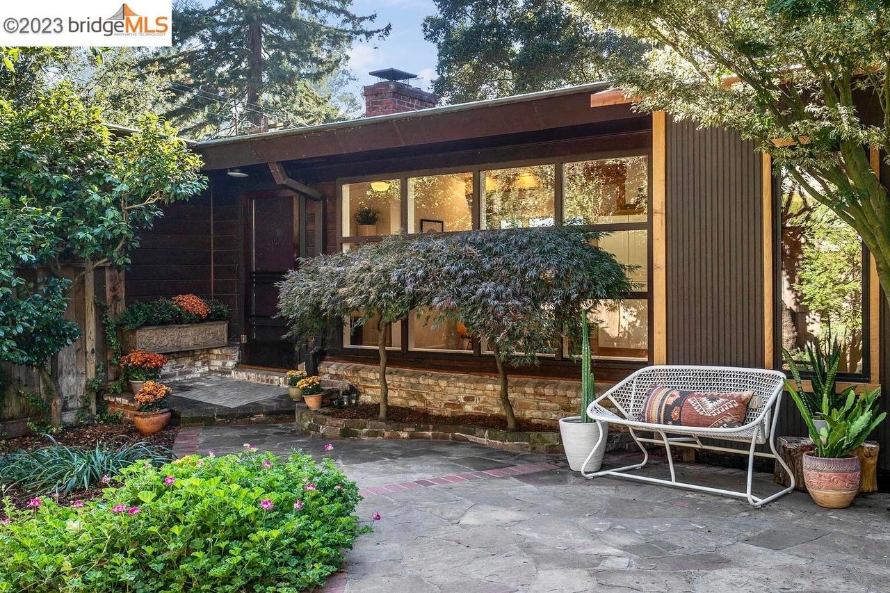 11 Conrad Ct