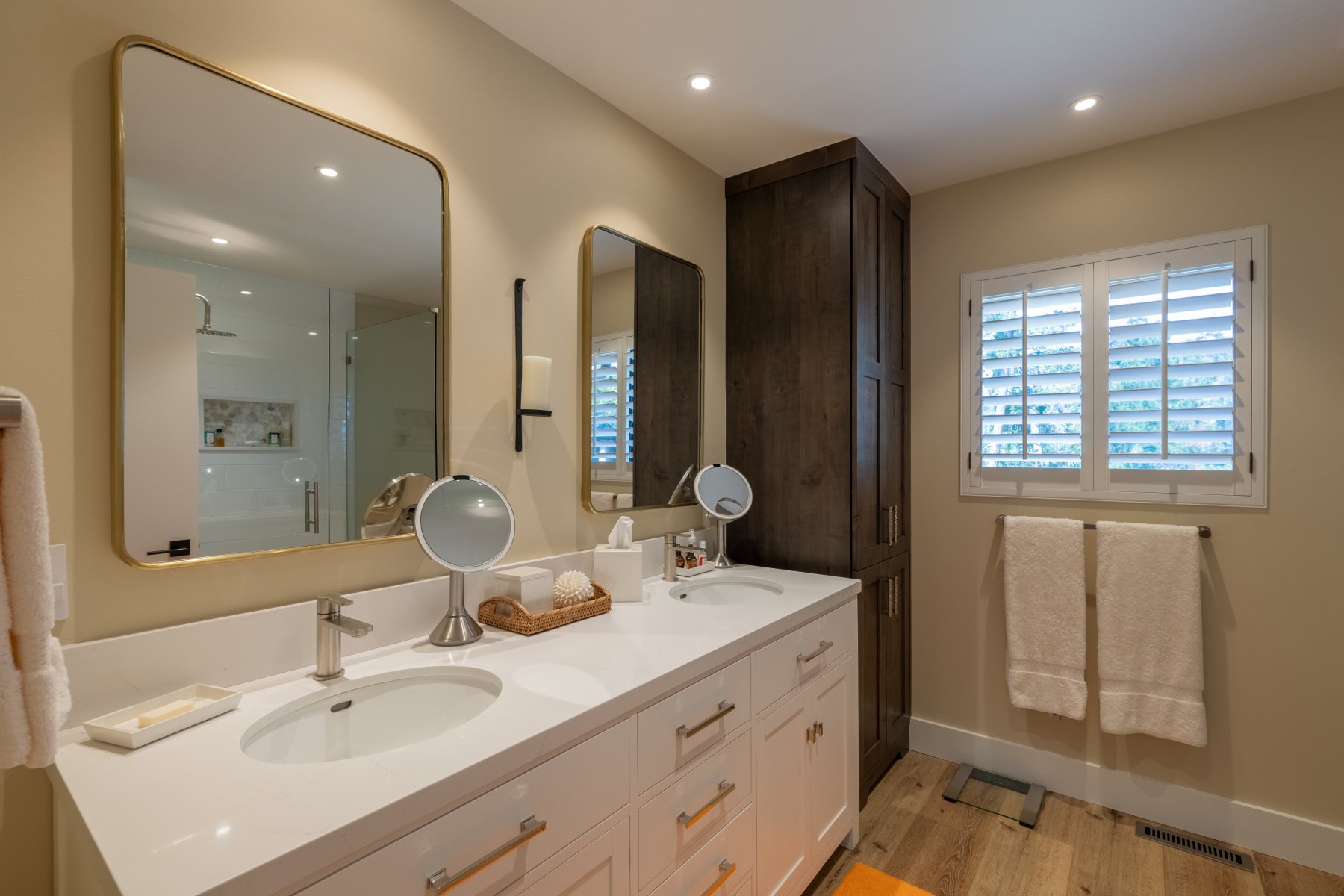 Refined Del Mesa Carmel Living - 275 Del Mesa