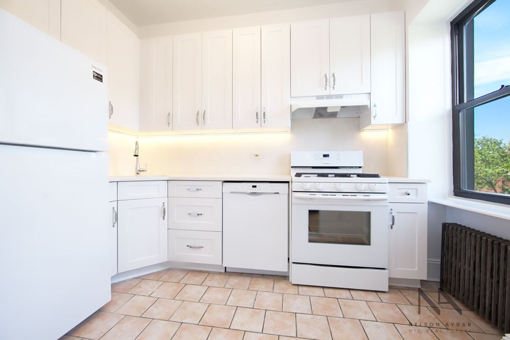 St Johns Place and 6th Ave