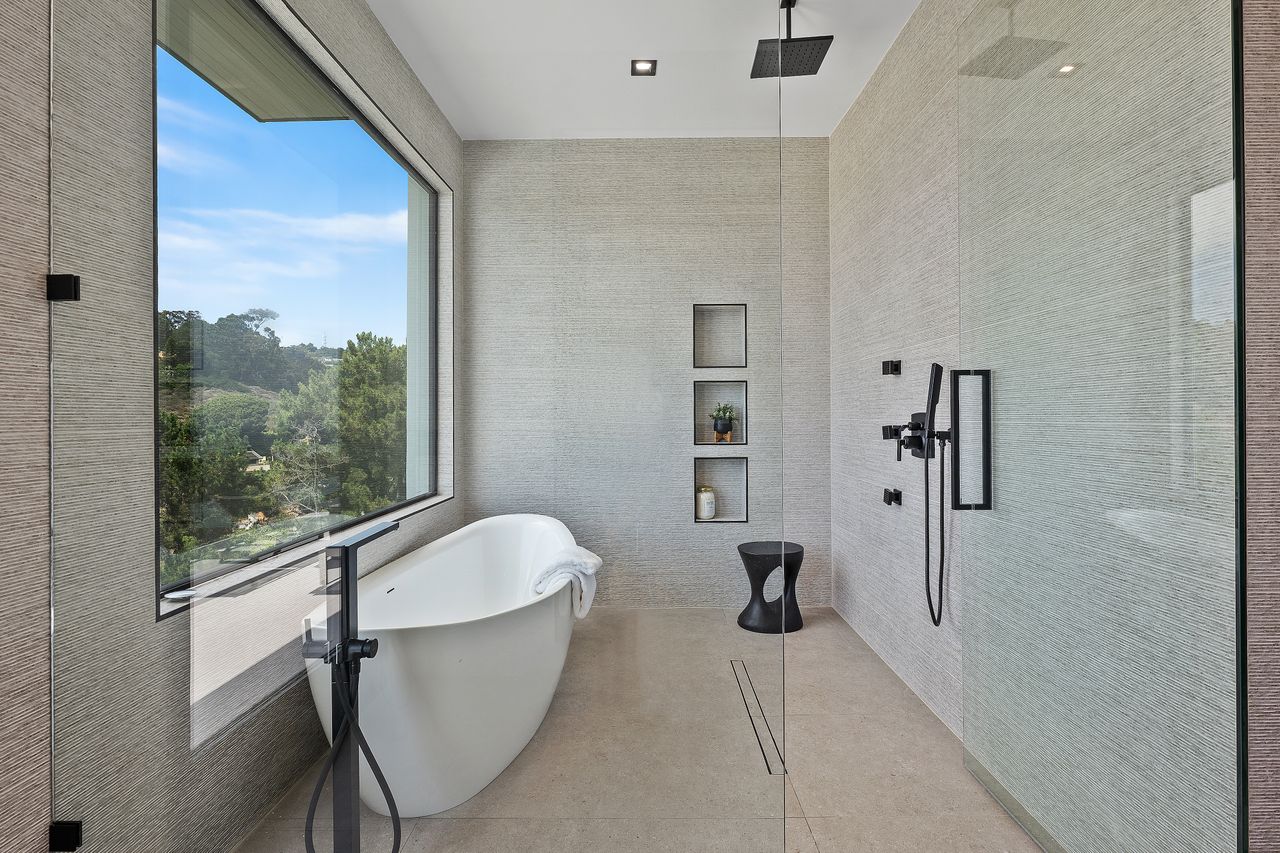 6627 Muirlands Dr, La Jolla, CA 92037