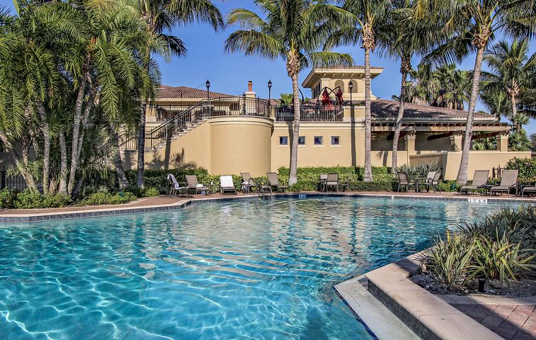 The Colony at Pelican Landing