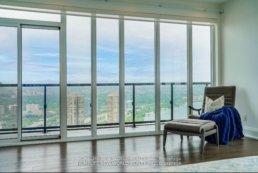 RARE PENTHOUSE OPPORTUNITY IN MIMICO