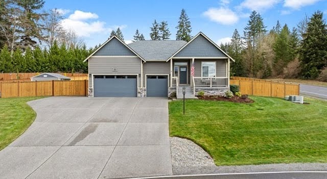 Just Listed | 2938 Hawk LN SE