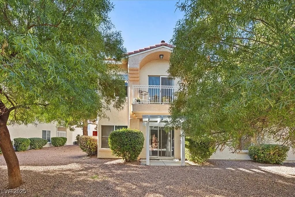 5000 Red Rock Unit: 240