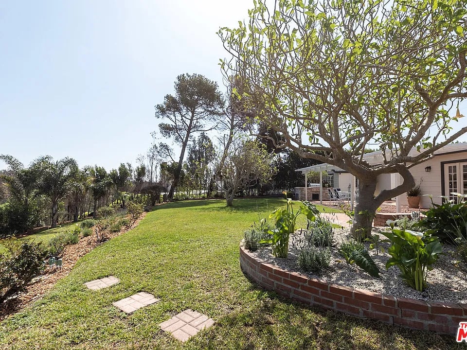6540 Dume Dr