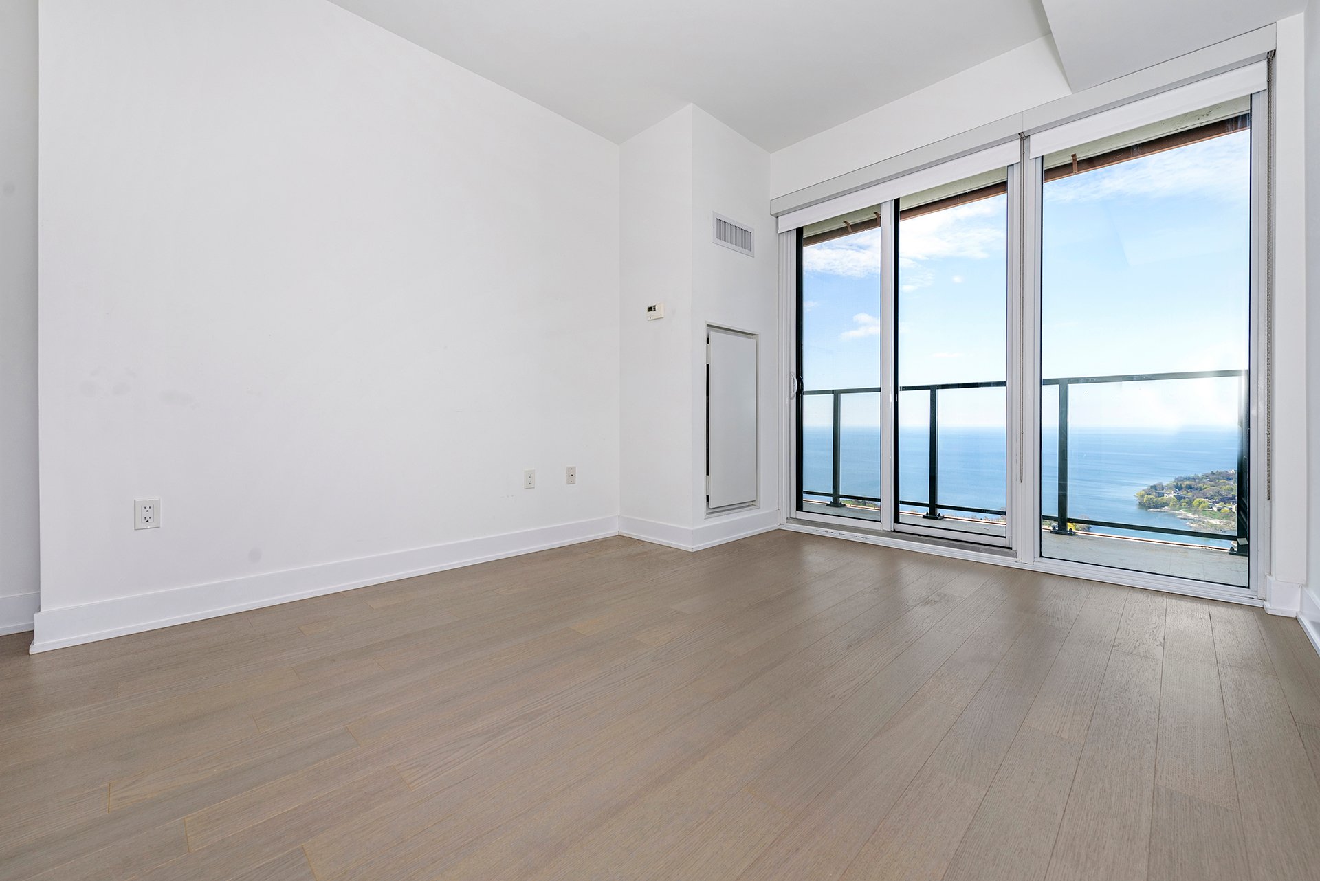 30 Shore Breeze Drive Unit: 5708