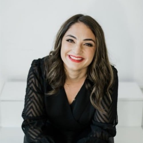 Casey Hilton Portland, OR Real Estate Agent Headshot