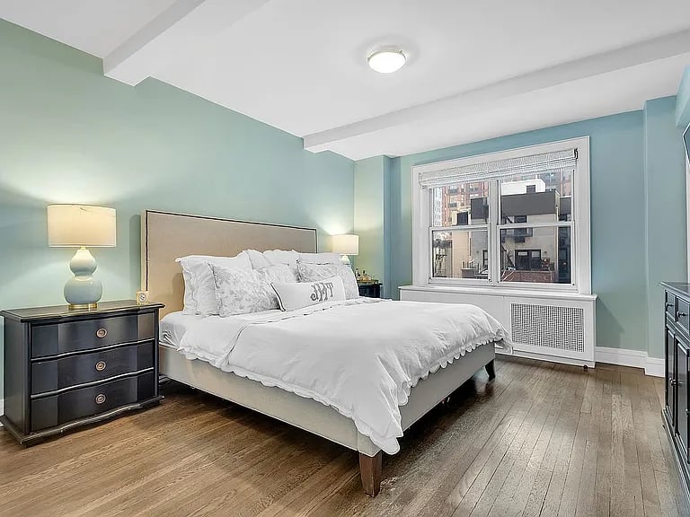  170 E 77th St APT 6D