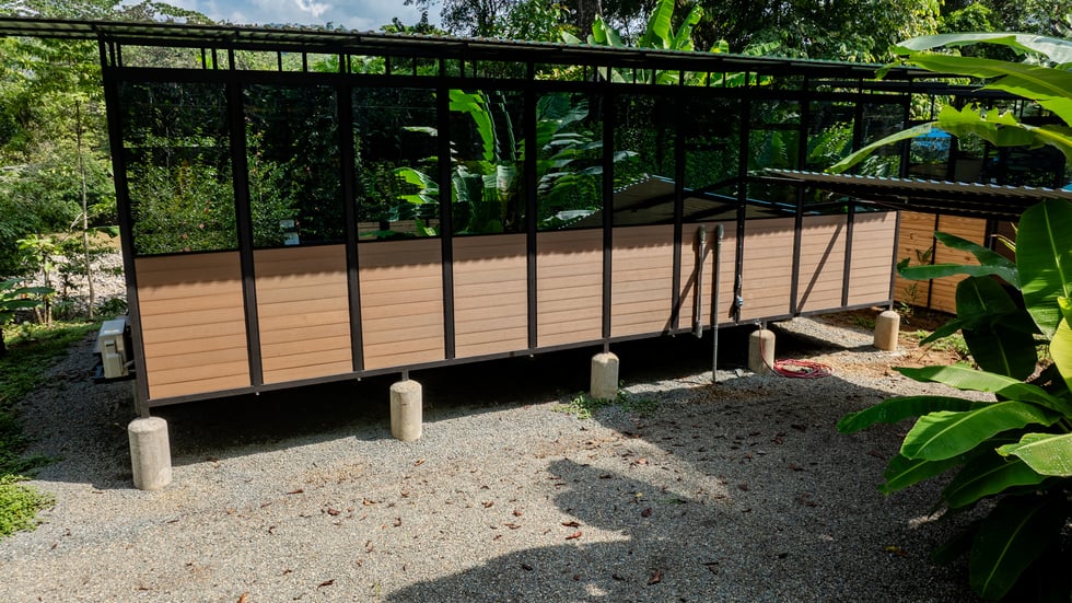 Riverfront Surf House in Playa Dominical Walk to the Beach