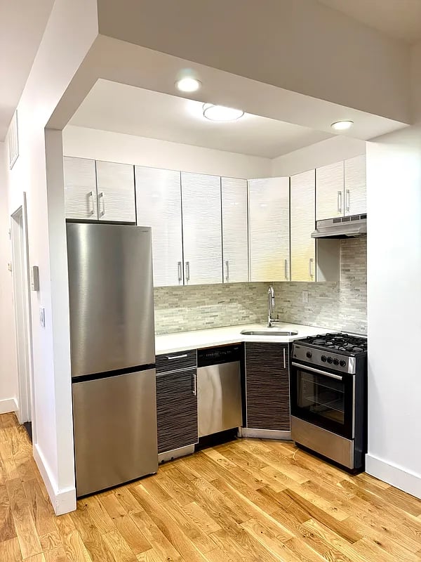 406 Evergreen Ave 2B