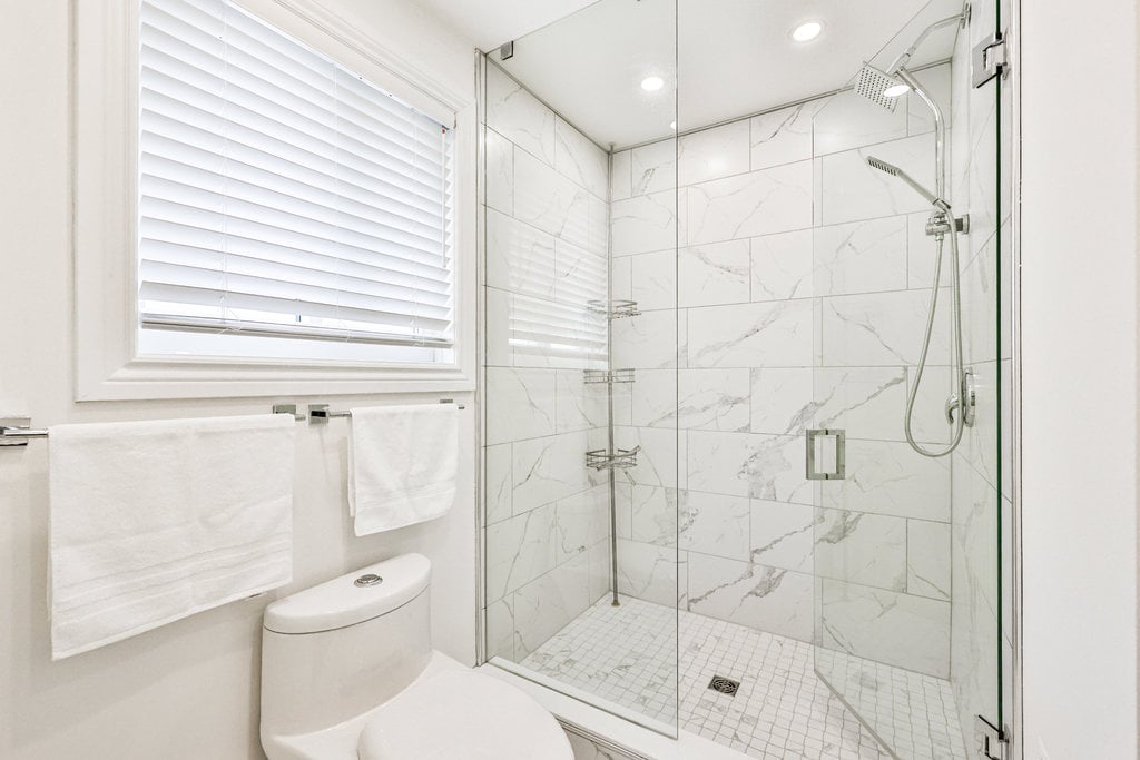 2500 Poplar Cres