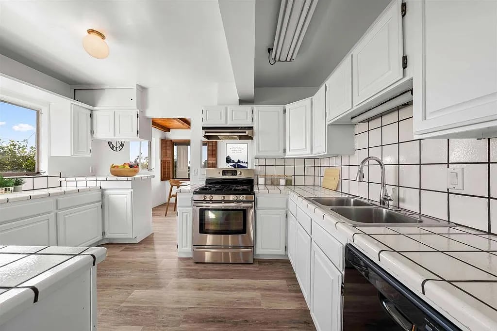 5511 La Jolla Hermosa Ave