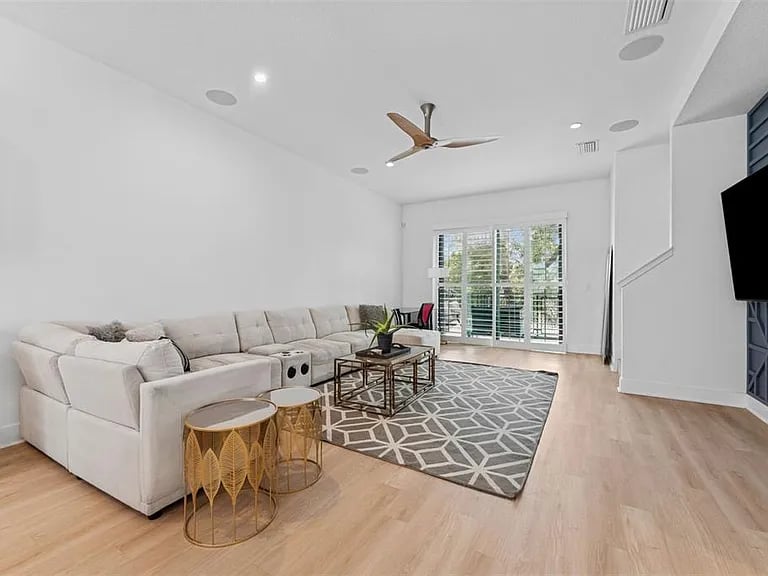 4810 W McElroy Ave #5