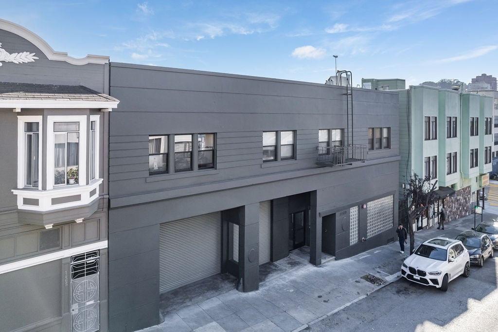 1469 Pacific Ave | 16,493 Light Manufacturing Warehouse
