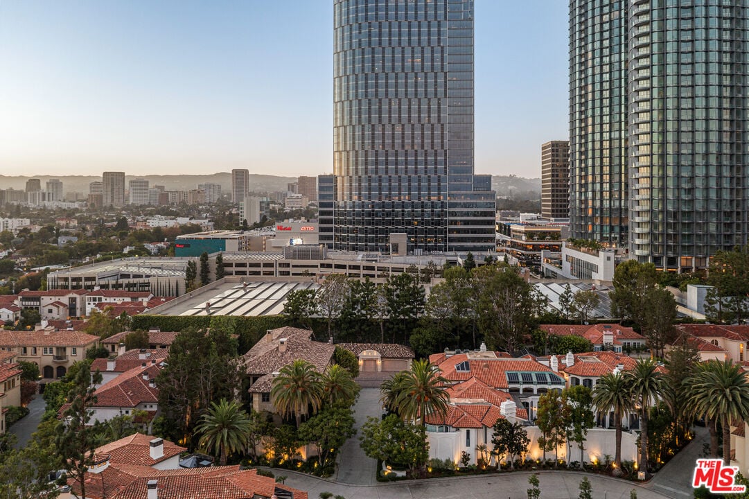 Century Woods Dr, 90067