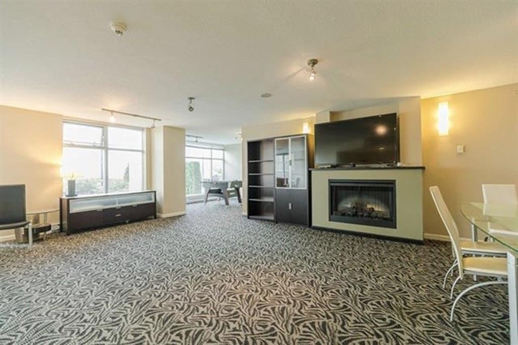 904-9288 University Cres