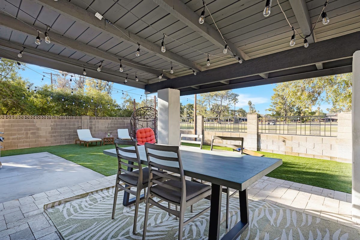 Huge Golf Course Home-Free Heated Pool/Theatre/Gym