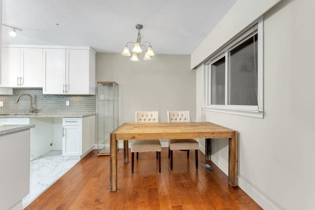 1250 Premier St