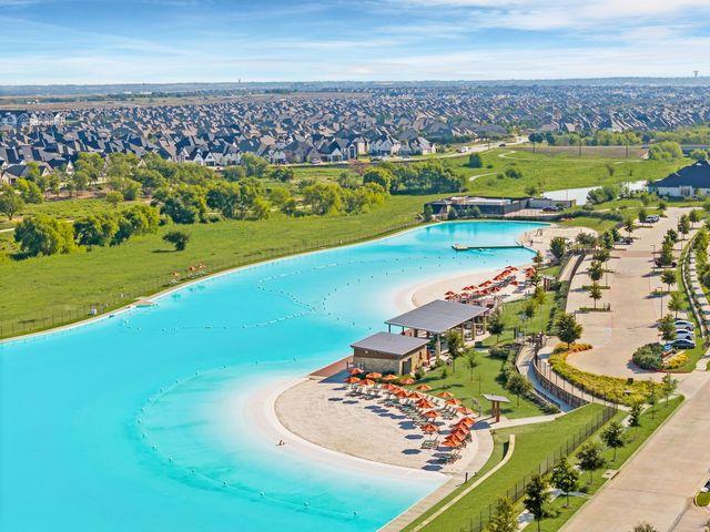 Crystal Lagoon & Resort-Style Living